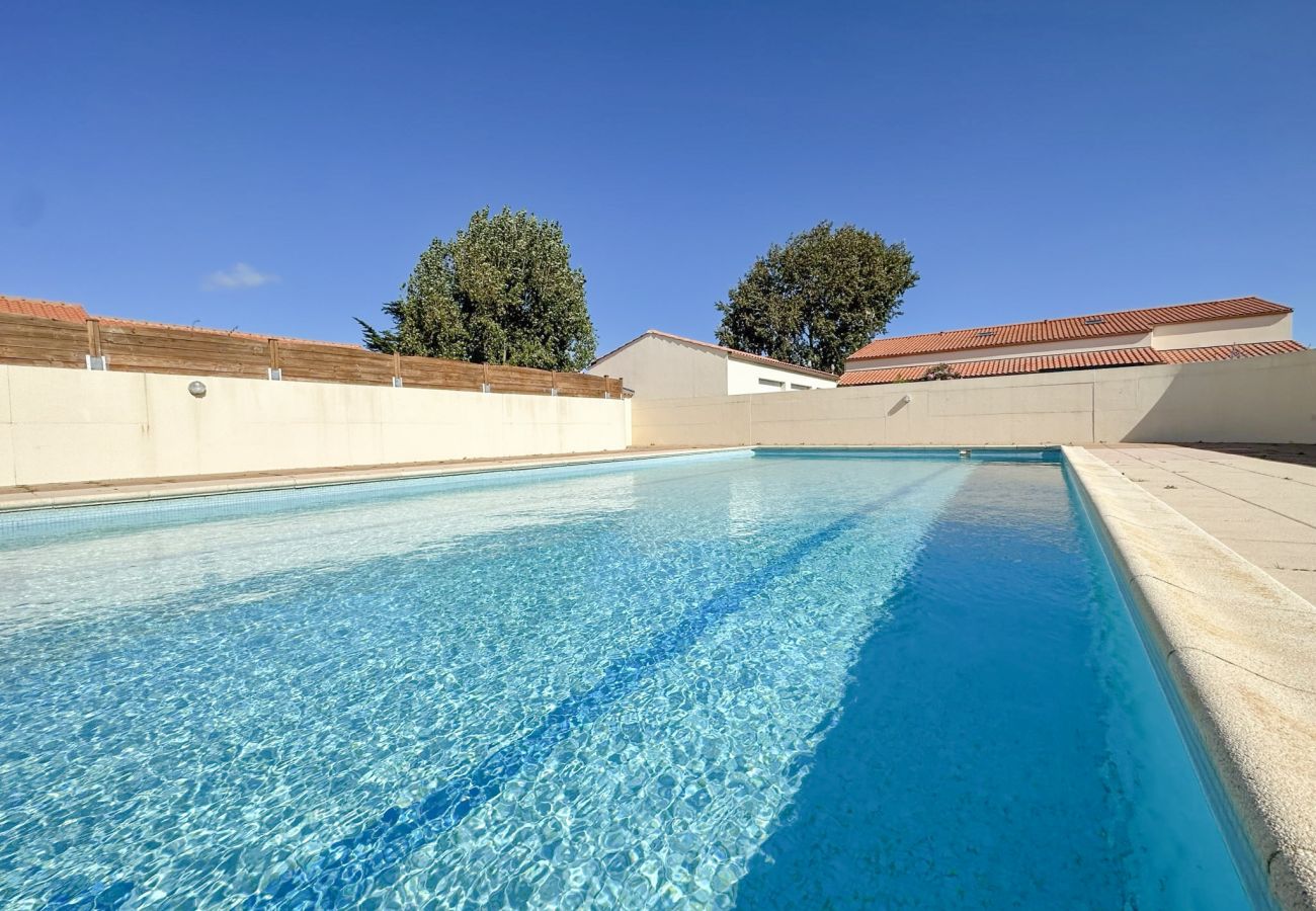 Maison mitoyenne à Les Sables-d´Olonne - Maison au calme avec piscine commune aux Sables d'Olonne