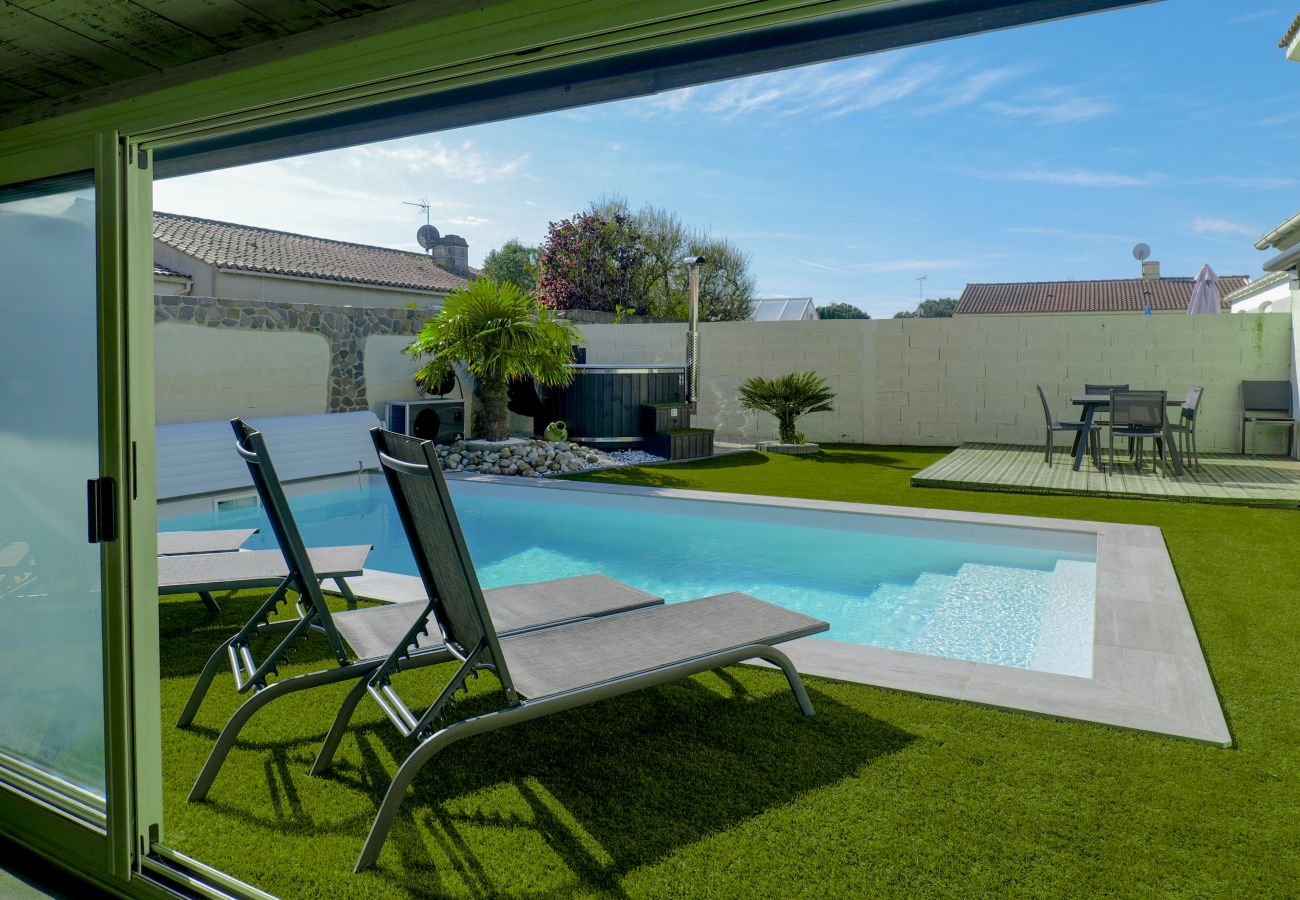 Maison à Les Sables-d´Olonne - Villa avec piscine et bain nordique aux Sables d'Olonne