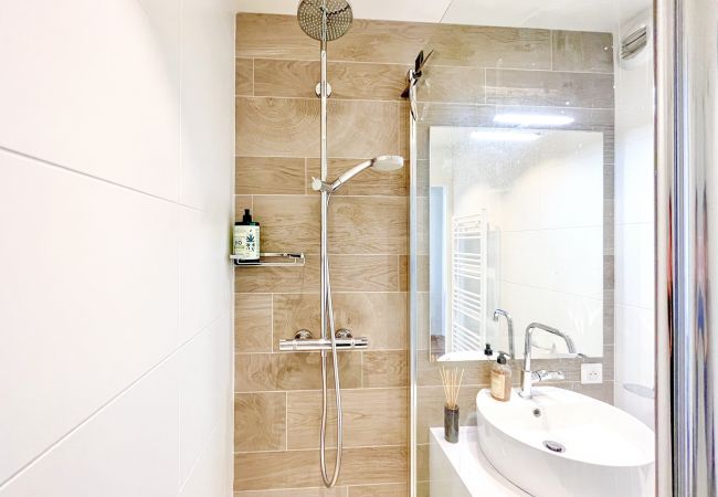 Studio à Les Sables-d´Olonne - Studio face océan avec piscine à La Chaume Studio à Les Sables-d´Olonne - Studio face océan avec piscine à La Chaume