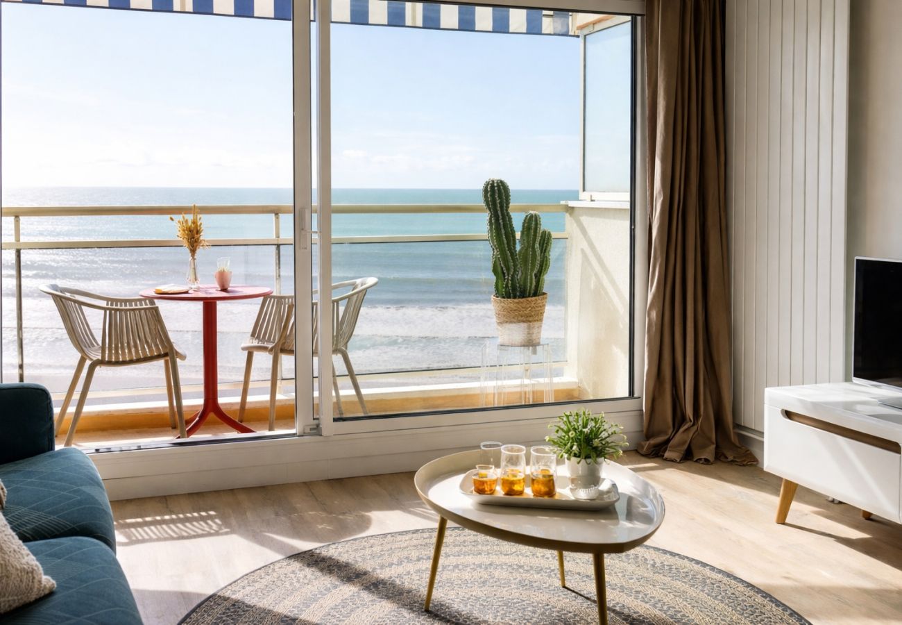 Studio à Les Sables-d´Olonne - Studio rénové face à la grande plage des Sables d'Olonne