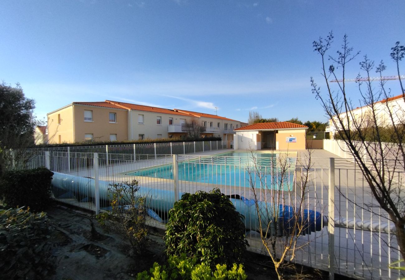 Appartement à Les Sables-d´Olonne - Appartement récent avec piscine commune à 10 min du remblai