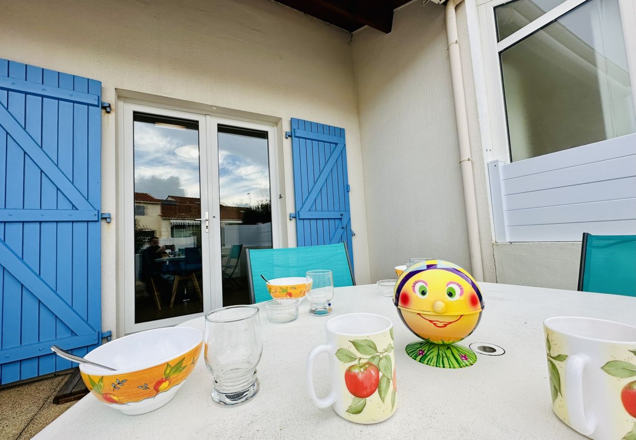 Maison mitoyenne à Les Sables-d´Olonne - Jolie maison de vacances mitoyenne au calme proche Tanchet