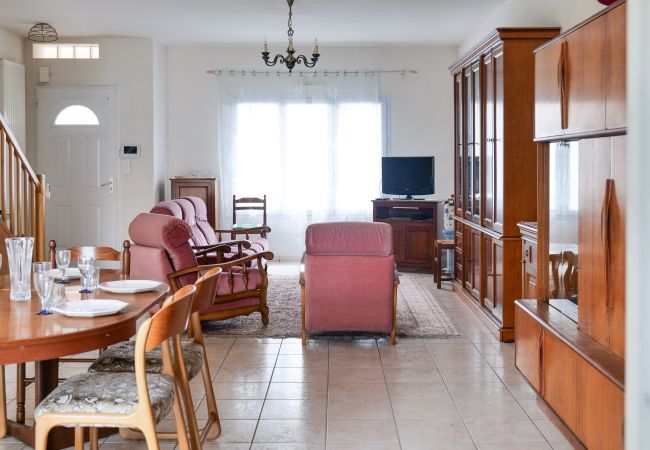 Maison mitoyenne à Les Sables-d´Olonne - Spacieuse maison quartier Arago Les Sables 7 personnes Maison mitoyenne à Les Sables-d´Olonne - Spacieuse maison quartier Arago Les Sables 7 personnes