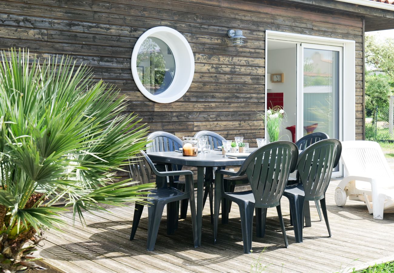 Maison à Brem-sur-Mer - Maison en bois à 2 kms de la plage de Brem Sur Mer - 6 pers