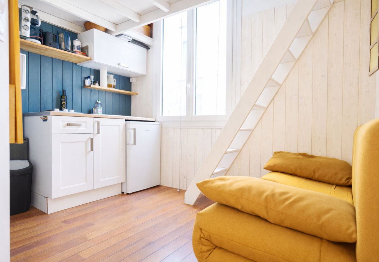 Studio à Les Sables-d´Olonne - Charmante studette située remblai des Sables 2 personnes