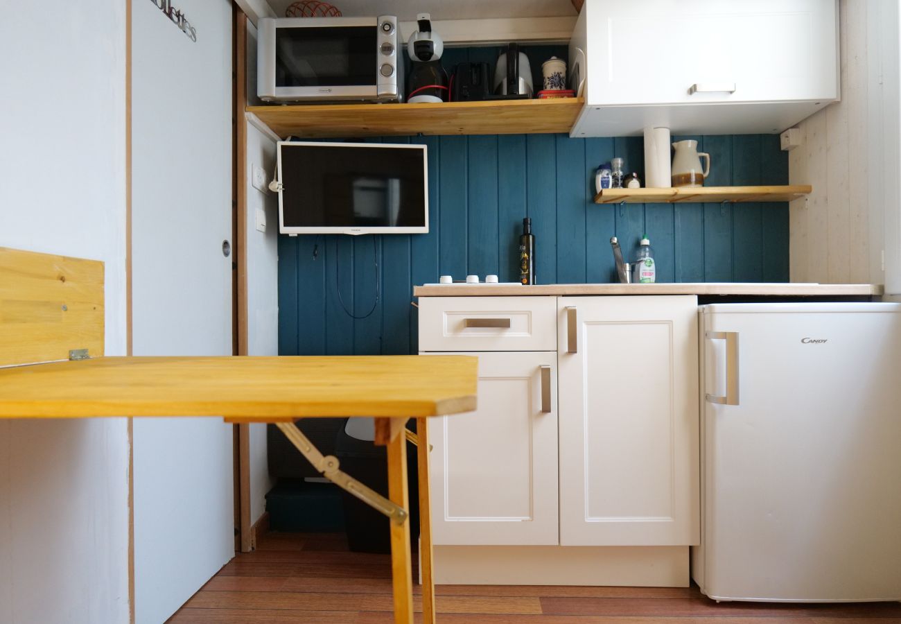 Studio à Les Sables-d´Olonne - Charmante studette située remblai des Sables 2 personnes