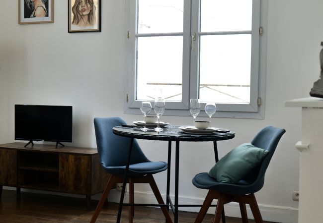 Studio à Angers - Grand studio cœur de ville d'Angers - 2 personnes Studio à Angers - Grand studio cœur de ville d'Angers - 2 personnes