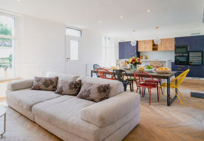 Maison à Les Sables-d´Olonne - Jolie maison de ville rénovée Les Sables 13 personnes