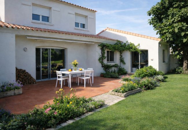 Maison à Les Sables-d´Olonne - Spacieuse maison et grand jardin - 8 personnes