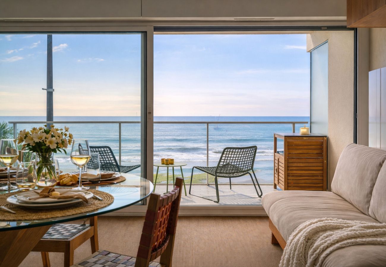 Studio à Les Sables-d´Olonne - Studio moderne face mer sur le remblai 