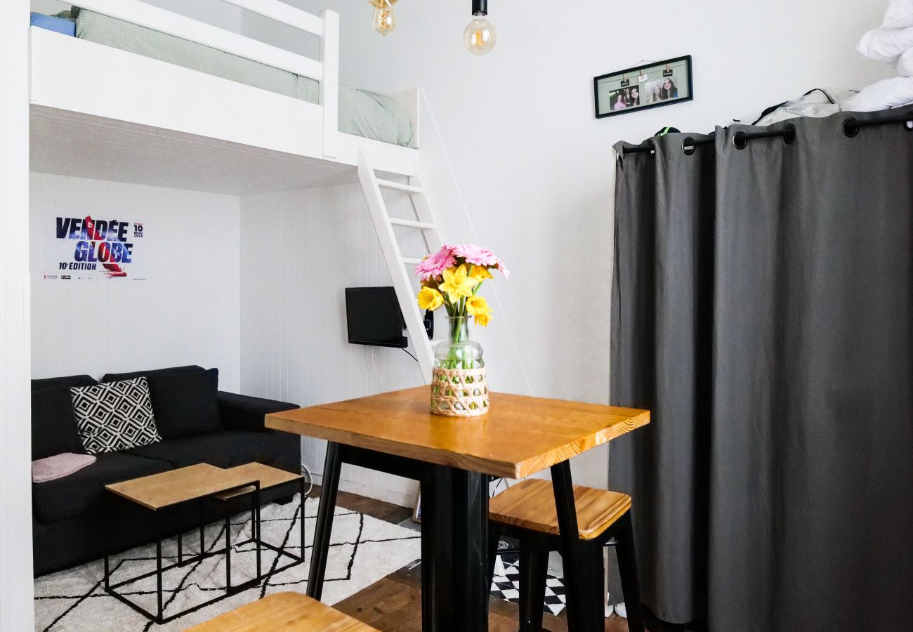 Studio à Les Sables-d´Olonne - Studio Cosy au Cœur des Sables – Plage et Marché à Pied !