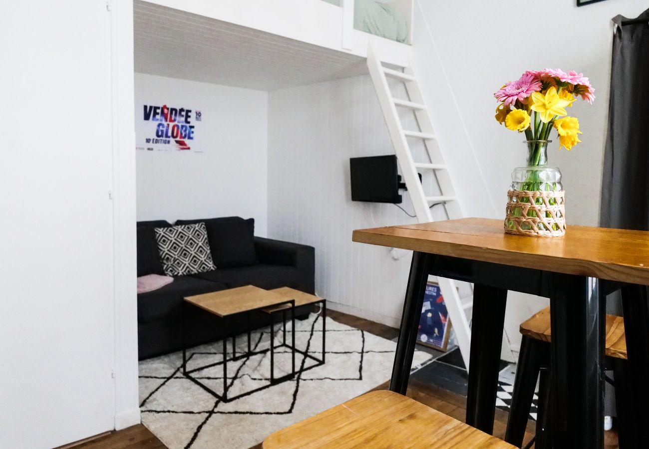 Studio à Les Sables-d´Olonne - Studio Cosy au Cœur des Sables – Plage et Marché à Pied !