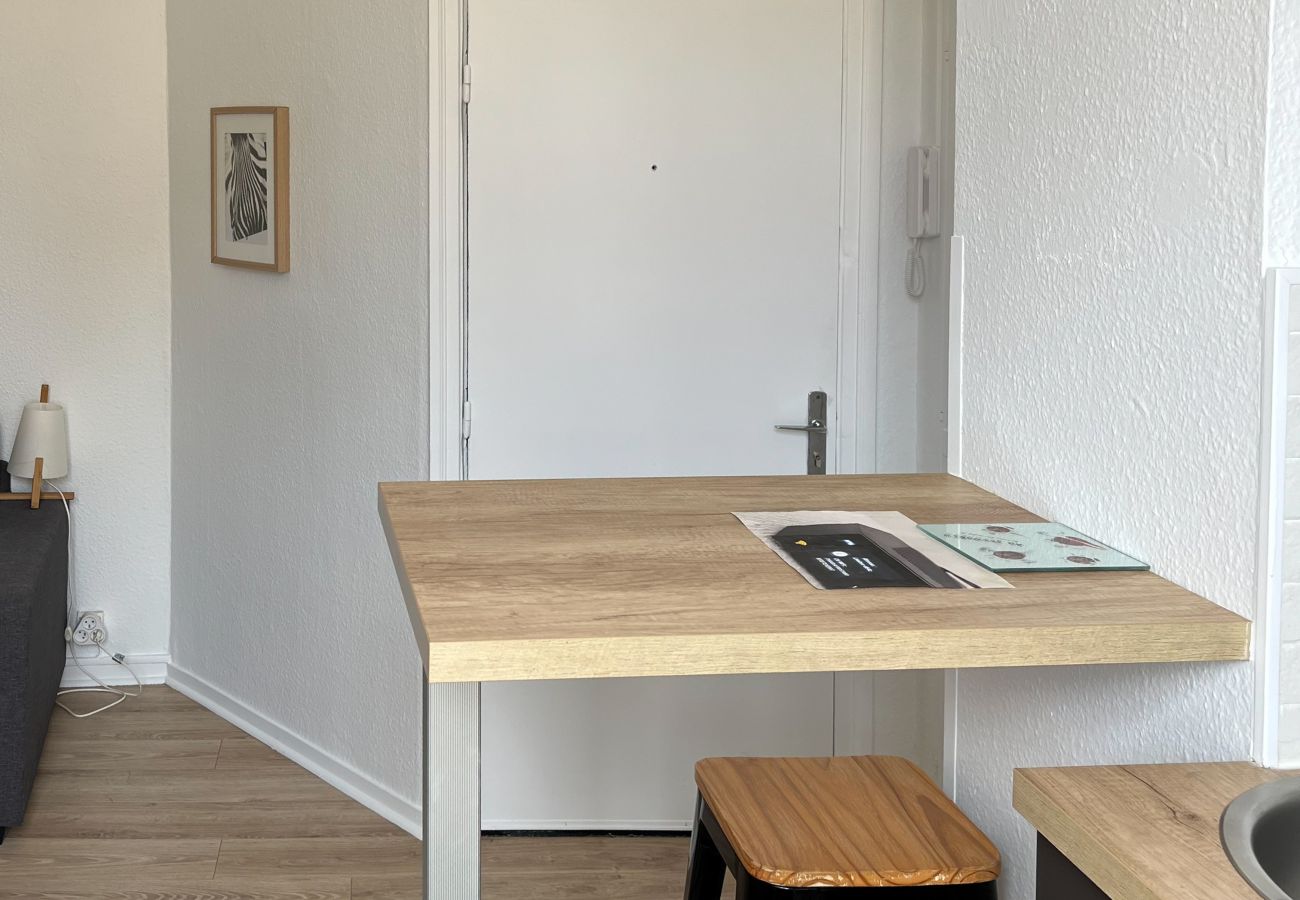 Studio à Les Sables-d´Olonne - Votre Pied-à-Terre aux Sables – Studio Équipé à Deux Pas de la Plage 1er GAUCHE
