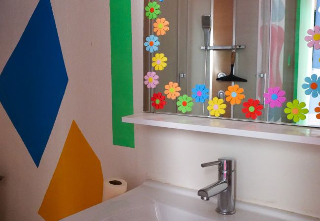 Studio à Angers - Studio Popart atypique - coeur de ville - 2 personnes Studio à Angers - Studio Popart atypique - coeur de ville - 2 personnes