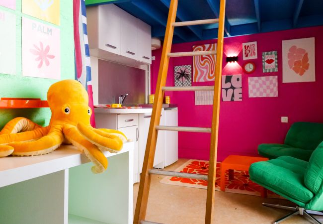 Studio à Angers - Studio Popart atypique - coeur de ville - 2 personnes Studio à Angers - Studio Popart atypique - coeur de ville - 2 personnes