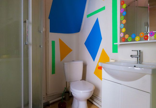 Studio à Angers - Studio Popart atypique - coeur de ville - 2 personnes Studio à Angers - Studio Popart atypique - coeur de ville - 2 personnes