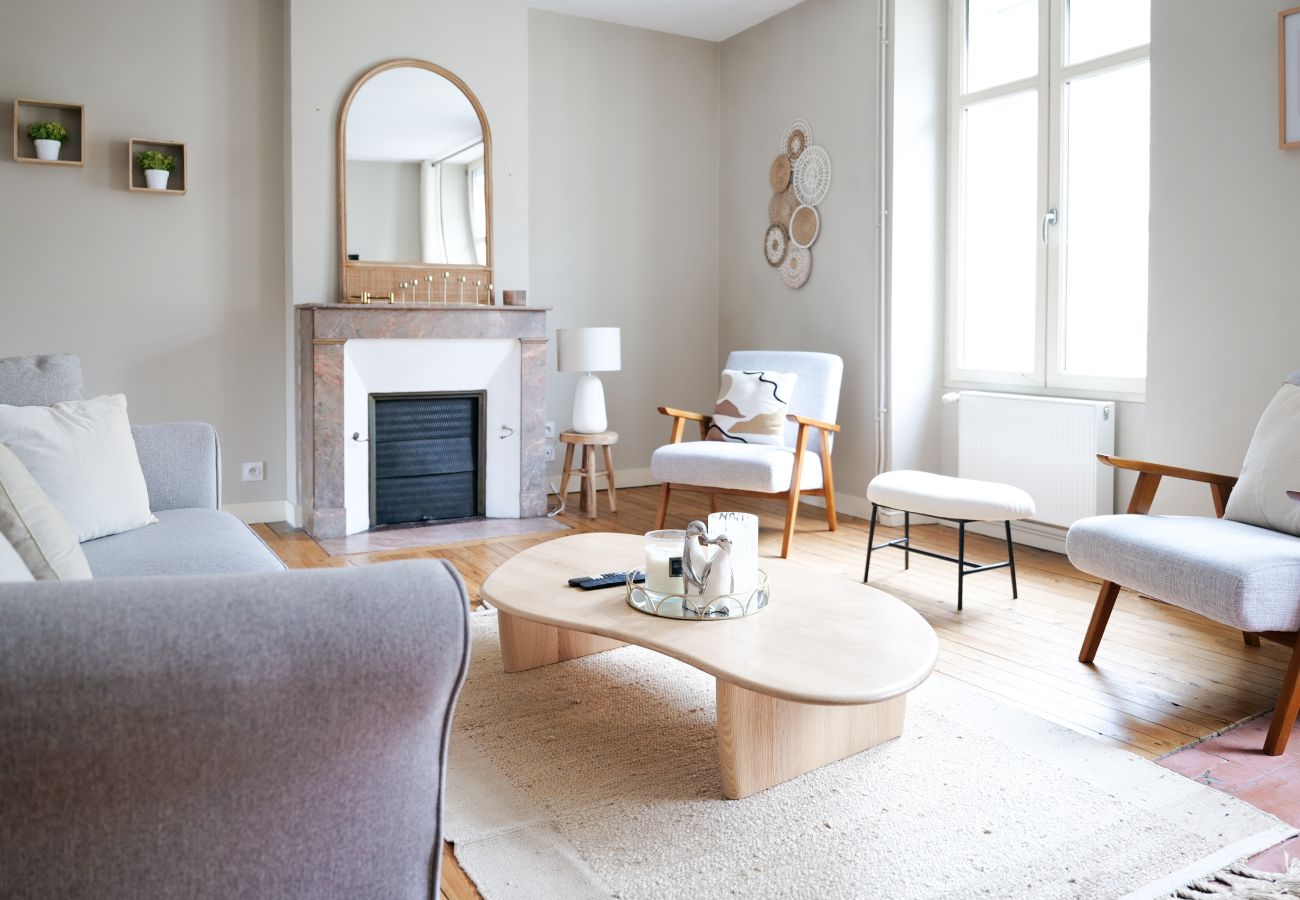 Appartement à Angers - Spacieux appartement - 7 personnes - Coeur de ville