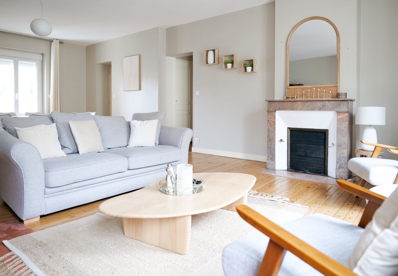 Appartement à Angers - Spacieux appartement - 7 personnes - Coeur de ville