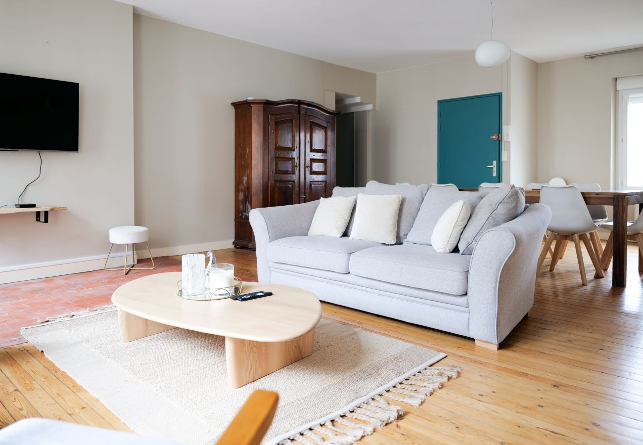 Appartement à Angers - Spacieux appartement - 7 personnes - Coeur de ville