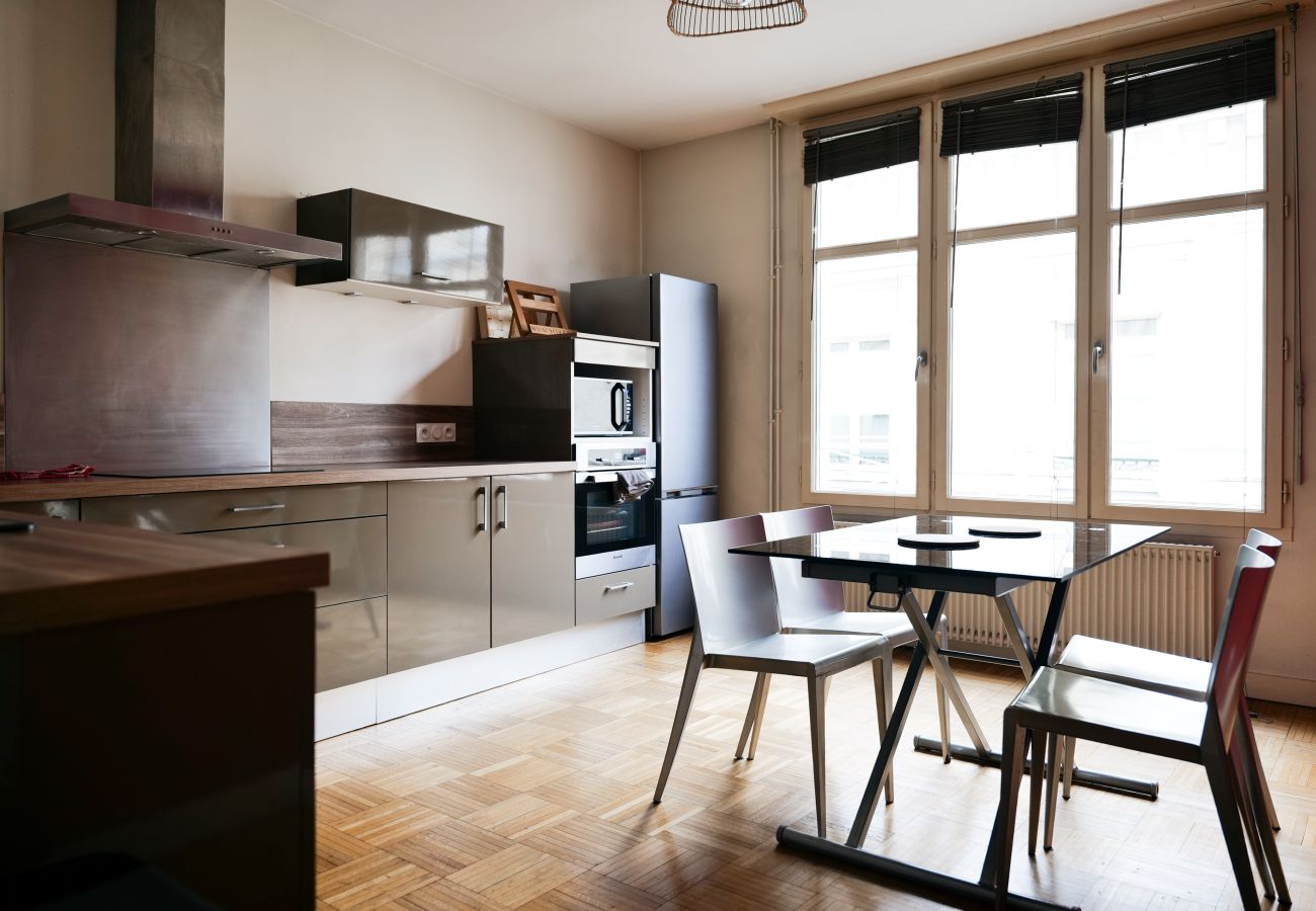 Appartement à Angers - Spacieux appartement - 7 personnes - Coeur de ville