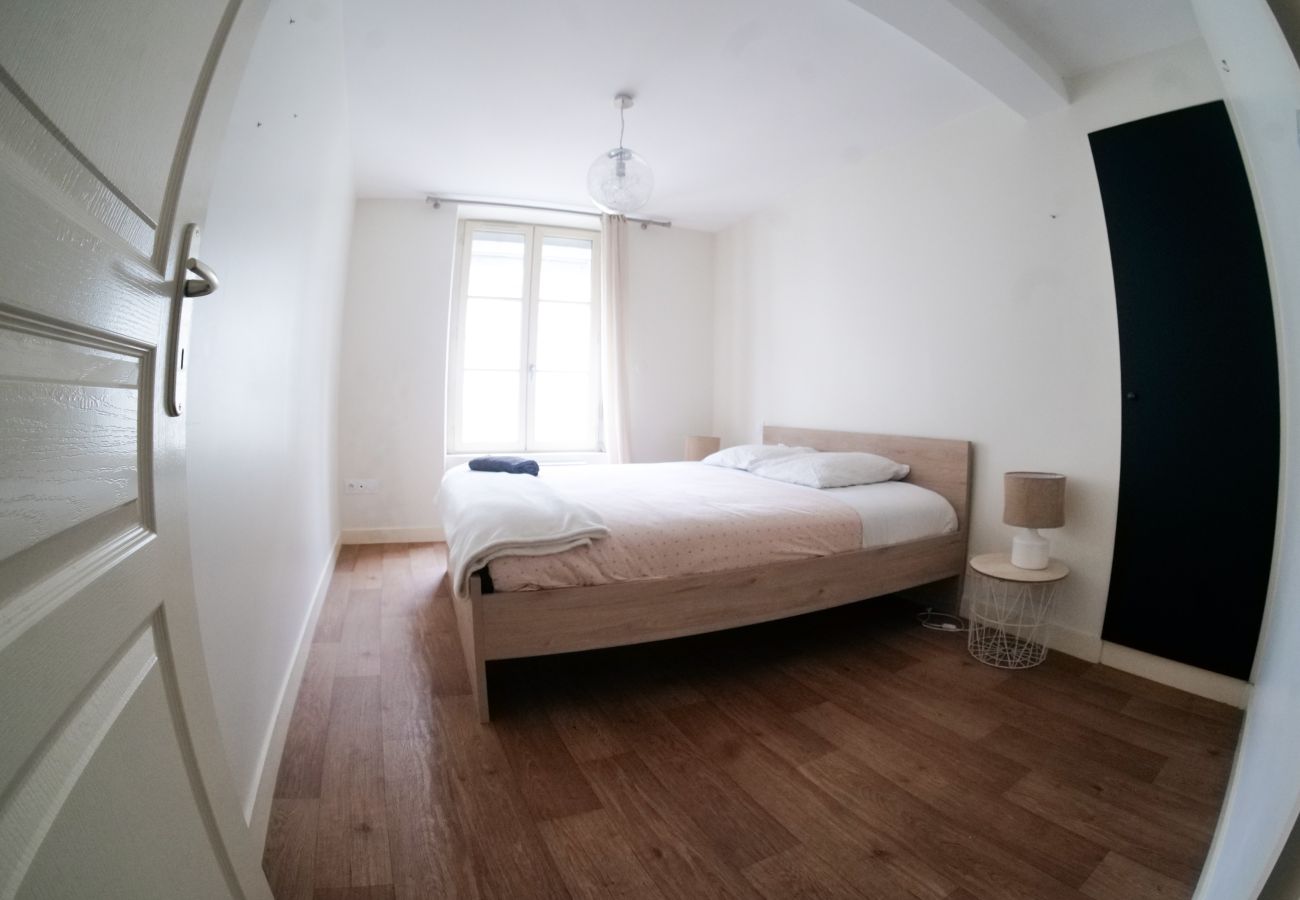 Appartement à Angers - Spacieux appartement - 7 personnes - Coeur de ville