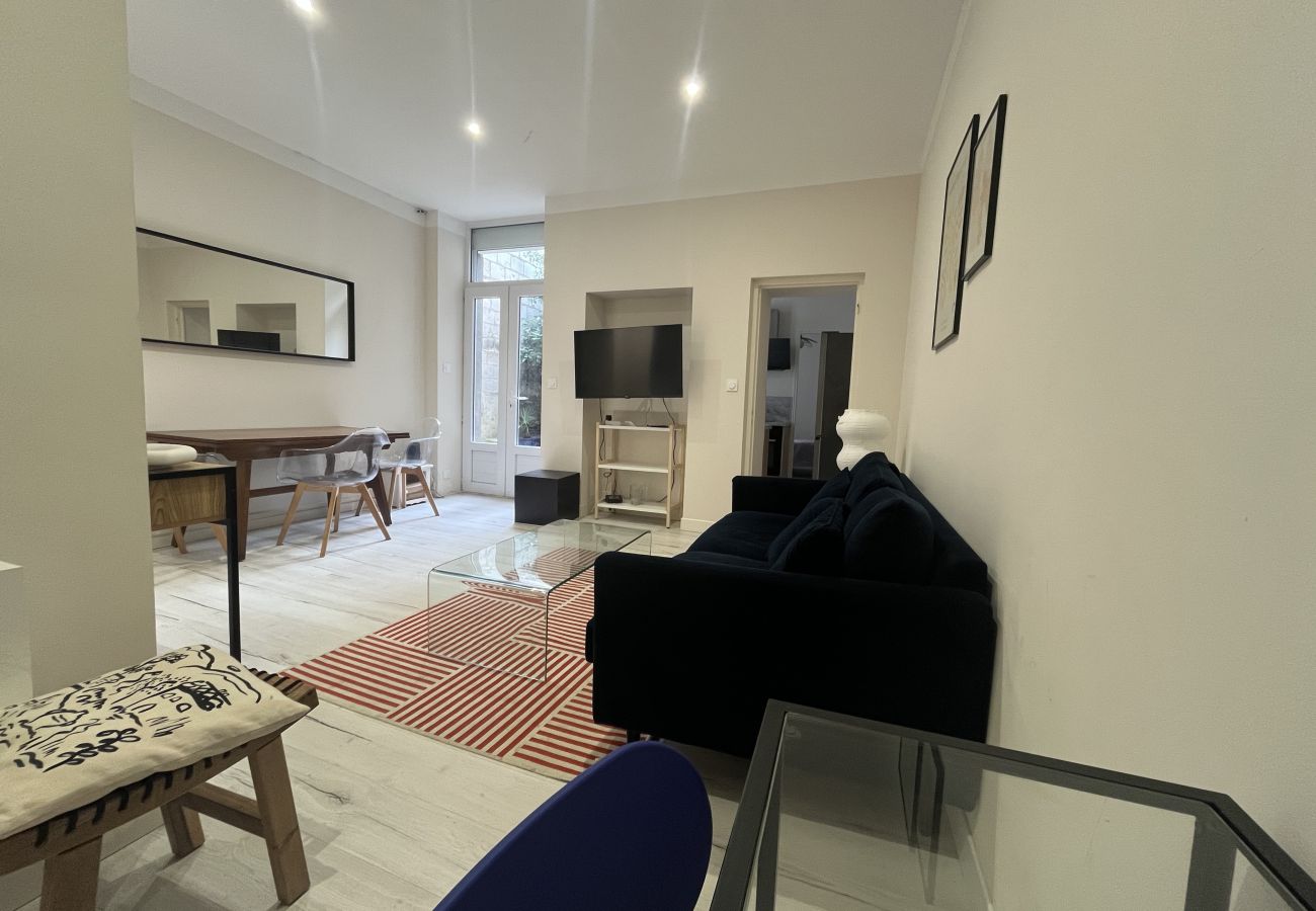 Appartement à Angers - Spacieux appartement 2 personnes avec petit jardin privatif