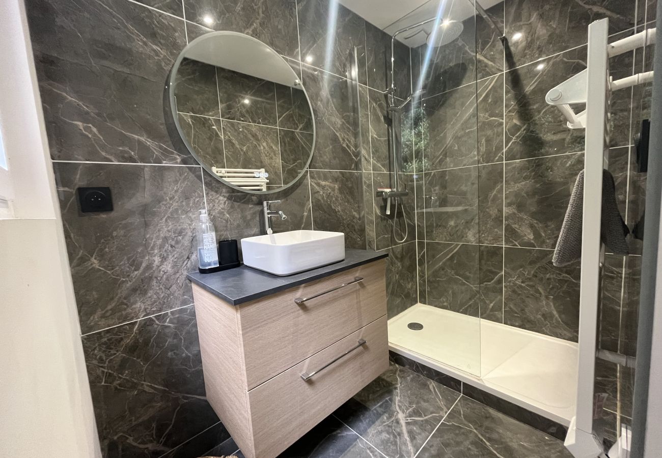 Appartement à Angers - Spacieux appartement 2 personnes avec petit jardin privatif