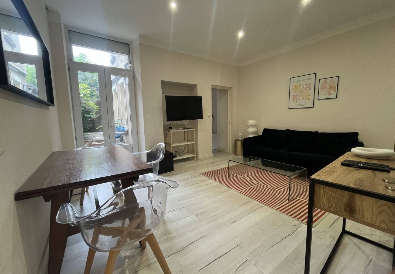 Appartement à Angers - Spacieux appartement 2 personnes avec petit jardin privatif