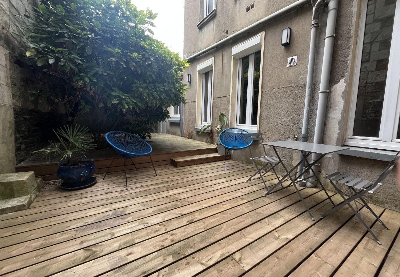 Appartement à Angers - Spacieux appartement 2 personnes avec petit jardin privatif