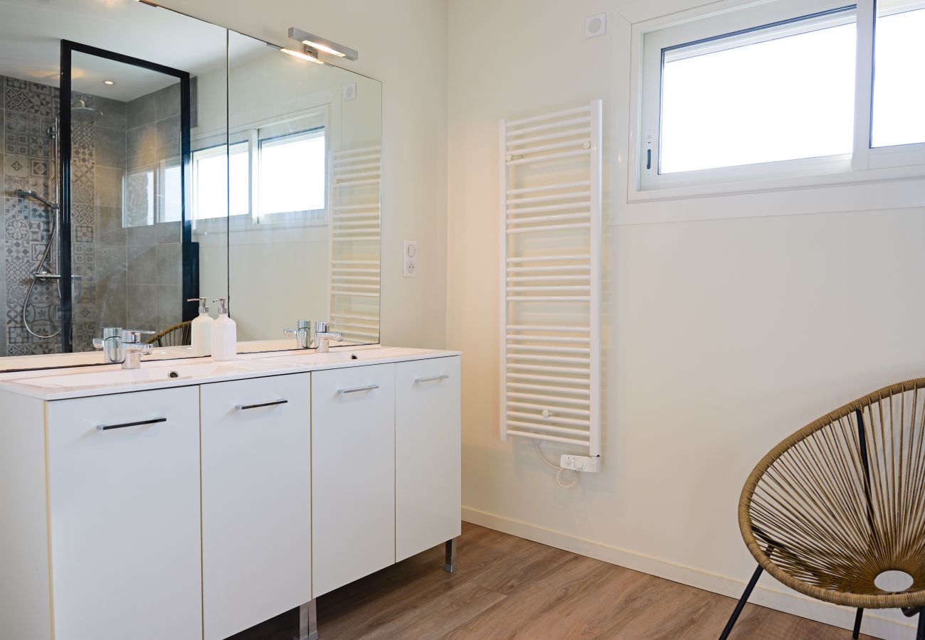 Maison à Les Sables-d´Olonne - Grande maison familiale avec jardin, terrasses & cuisine d’été – Confort & charme aux Sables-d’Olonne