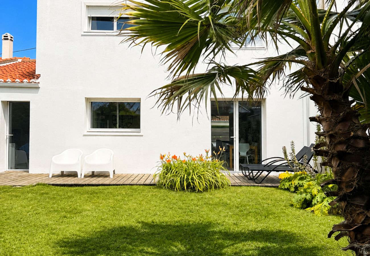 Maison à Les Sables-d´Olonne - Grande maison familiale avec jardin, terrasses & cuisine d’été – Confort & charme aux Sables-d’Olonne