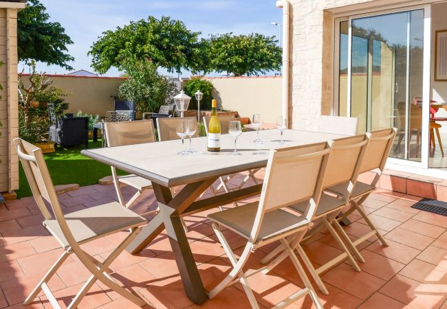 Maison à Les Sables-d´Olonne - Maison de vacances à La Chaume – 8 couchages, jardin, proche plages Maison à Les Sables-d´Olonne - Maison de vacances à La Chaume – 8 couchages, jardin, proche plages