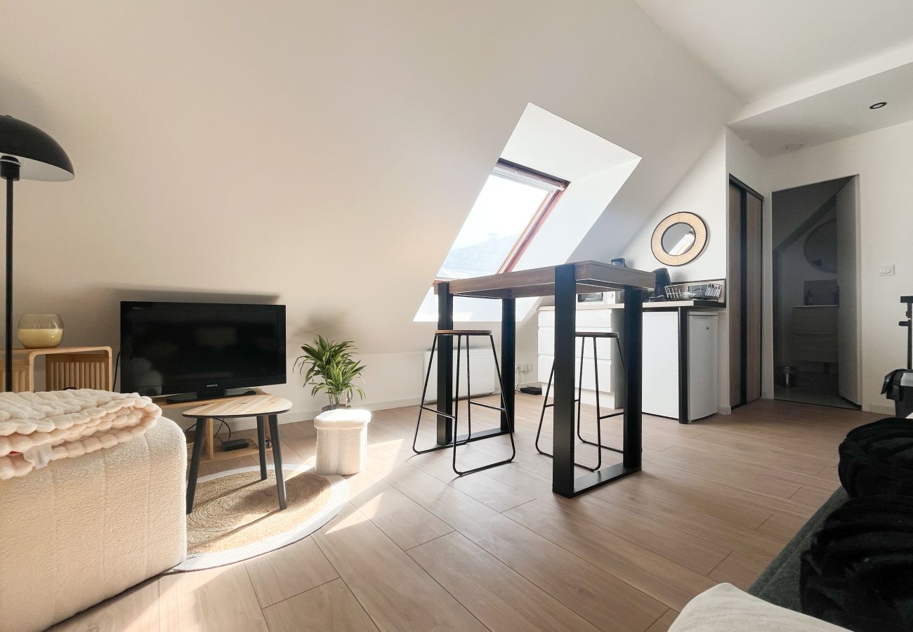 Studio à Angers -  Charmant studio moderne et confortable - 2 pers - Tout proche du centre