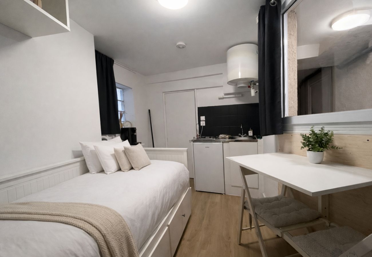 Studio à Angers - STUDIO COMMODE ET CONFORTABLE - 2 PERS - QUARTIER LA DOUTRE ANGERS
