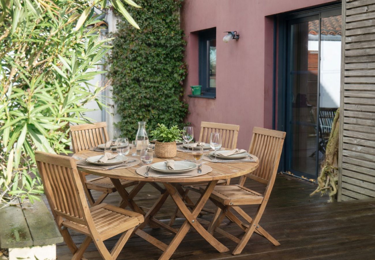 Maison à Olonne-sur-Mer - Grande maison avec jardin clos 8 personnes 