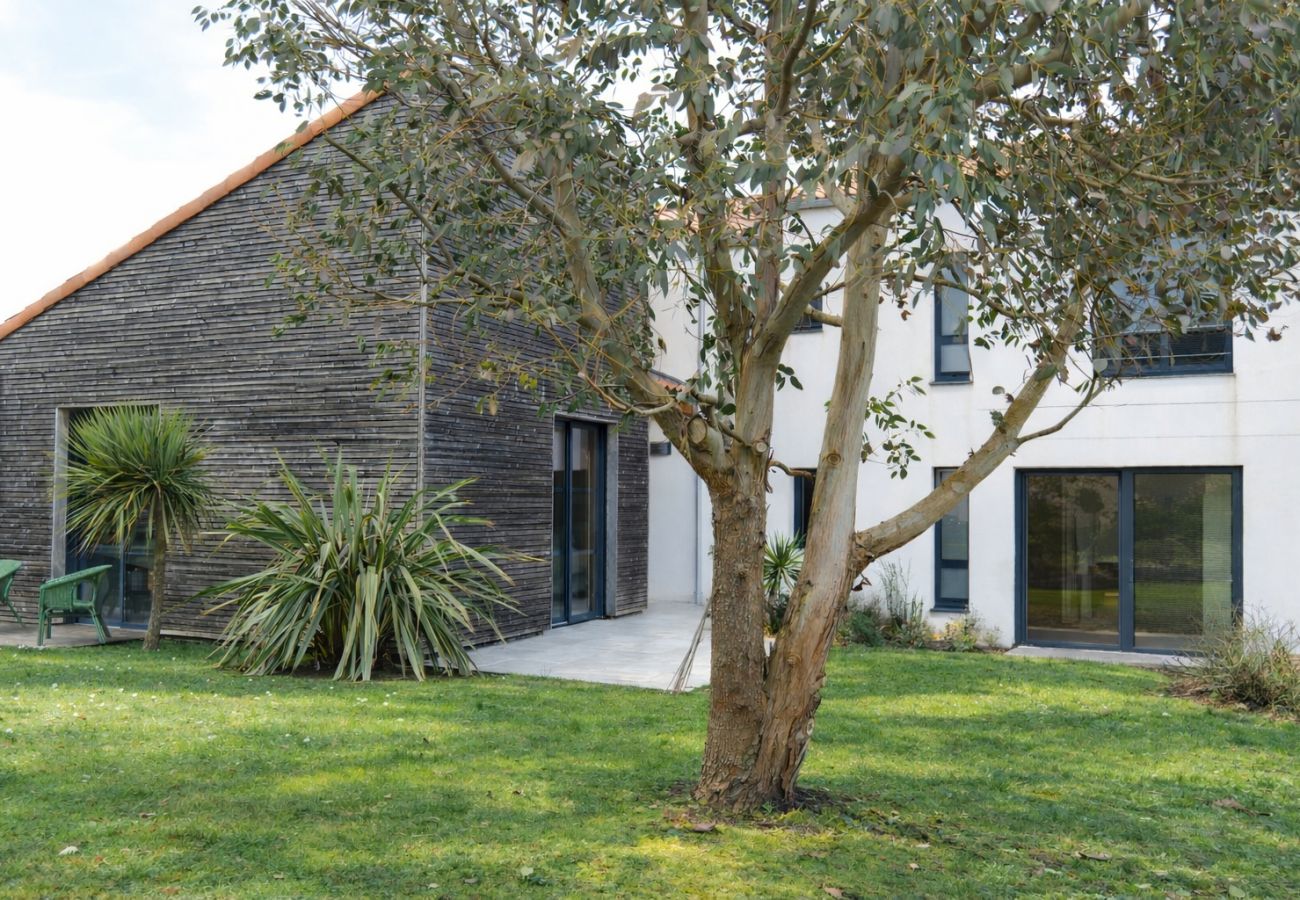 Maison à Olonne-sur-Mer - Grande maison avec jardin clos 8 personnes 