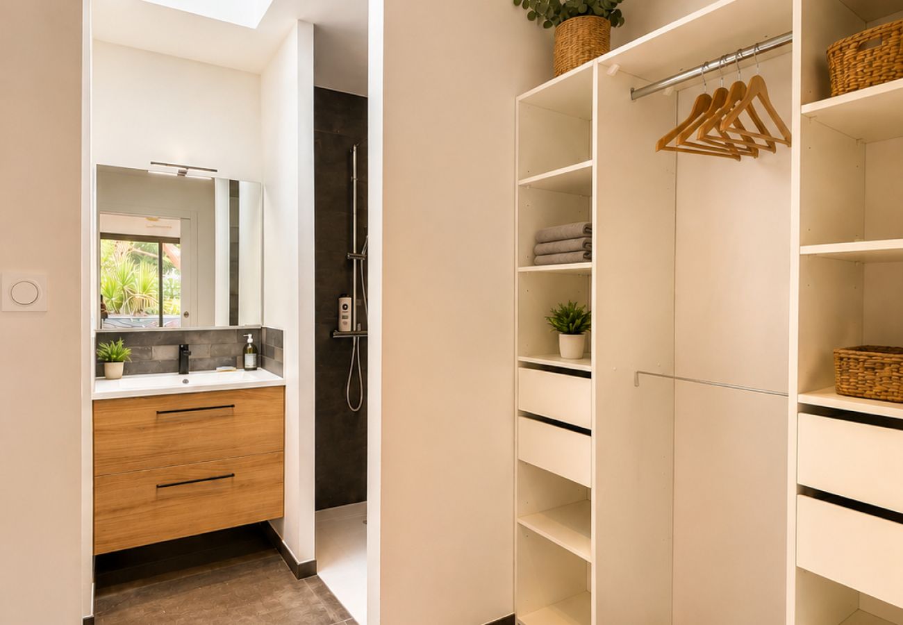 Maison à Les Sables-d´Olonne - Maison contemporaine avec jacuzzi et espace extérieur