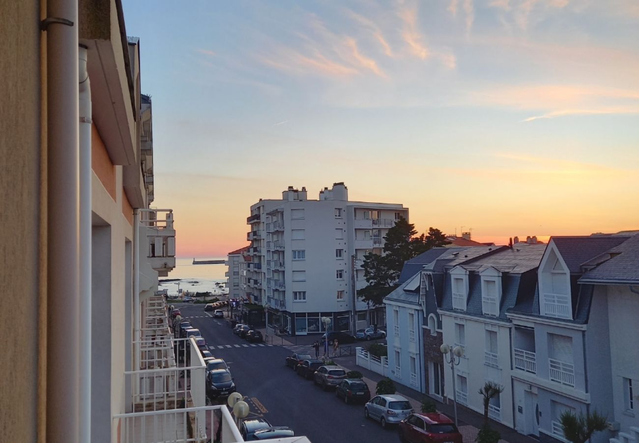Studio à Les Sables-d´Olonne - Studio cosy avec balcon - 4 personnes