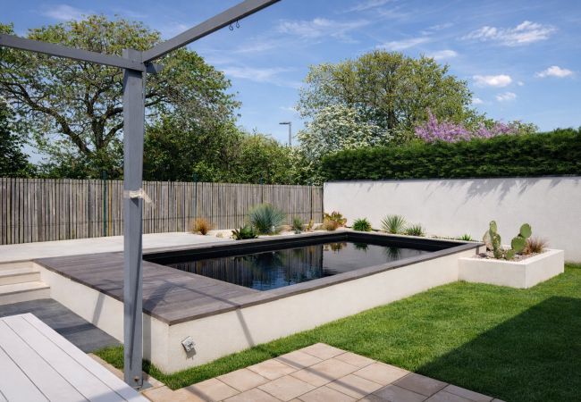 Maison à Les Sables-d´Olonne - Maison avec piscine privée & jardin – 8 personnes