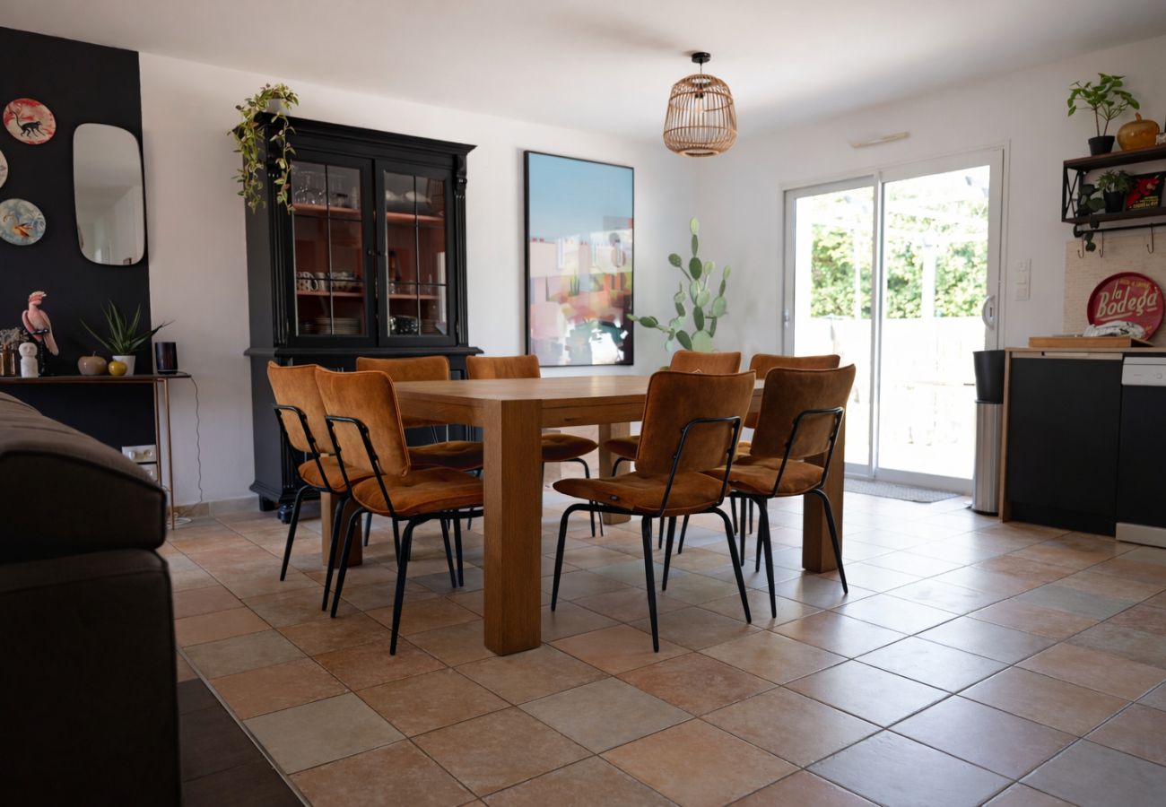 Maison à Les Sables-d´Olonne - Maison avec piscine privée & jardin – 8 personnes