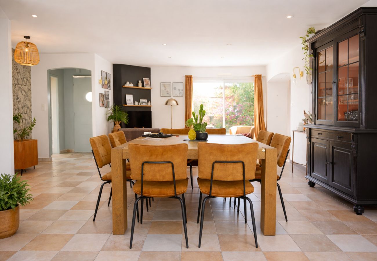 Maison à Les Sables-d´Olonne - Maison avec piscine privée & jardin – 8 personnes