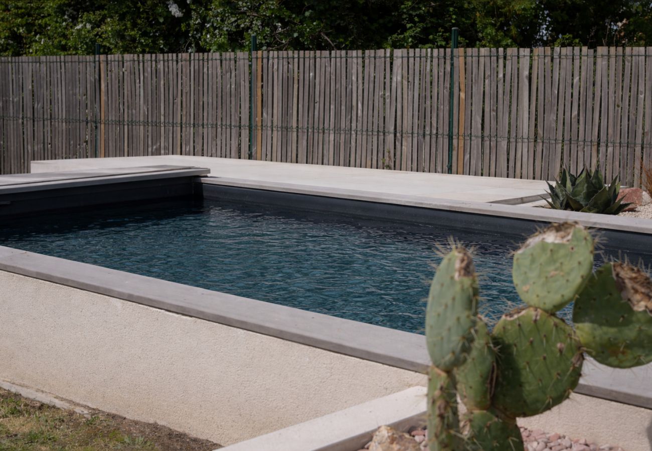 Maison à Les Sables-d´Olonne - Maison avec piscine privée & jardin – 8 personnes