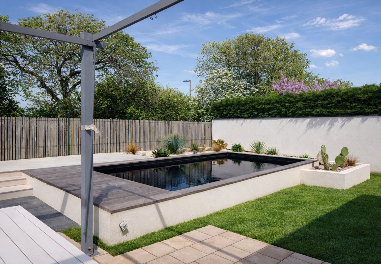 Maison à Les Sables-d´Olonne - Maison avec piscine privée & jardin – 8 personnes