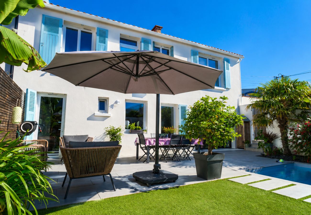 Maison à Les Sables-d´Olonne - Jolie maison de vacances avec piscine - 5 personnes