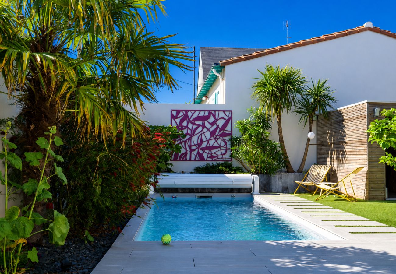 Maison à Les Sables-d´Olonne - Jolie maison de vacances avec piscine - 5 personnes